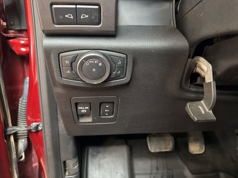 Used 2019 Ford F150 XLT w/ Equipment Group 302A Luxury AWD/4WD image 23