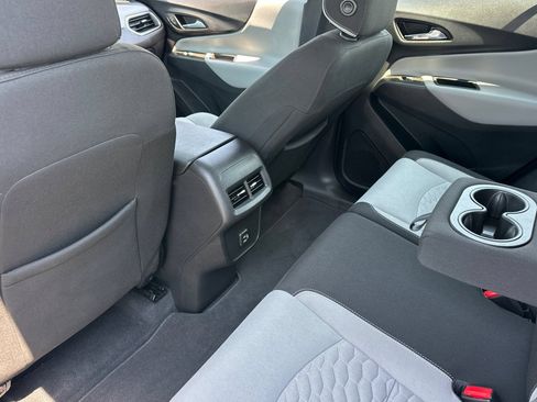 Used 2020 Chevrolet Equinox LS FWD image 16