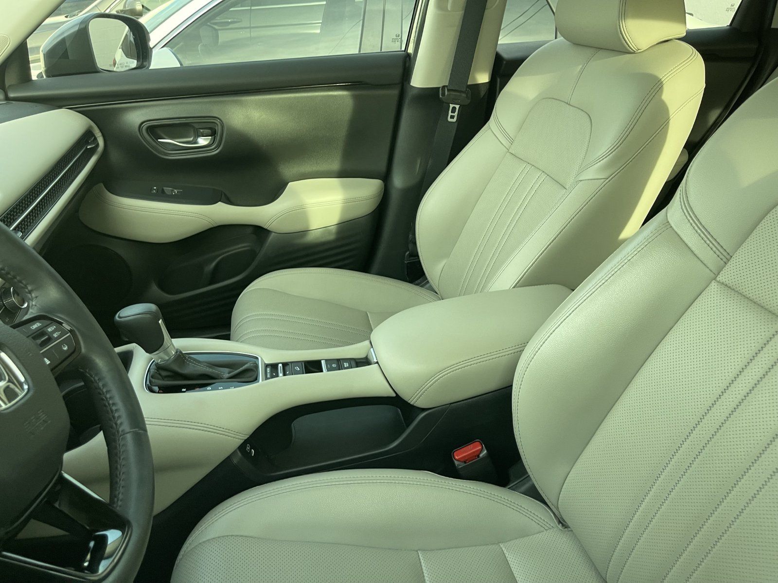 Used 2024 Honda HR-V EX-L image 11