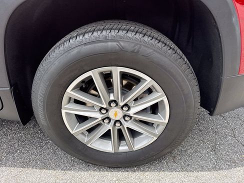 Used 2023 Chevrolet Traverse LT FWD image 20