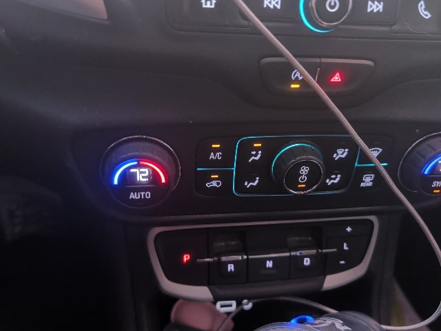 Used 2022 GMC Terrain SLE w/ Driver Convenience Package FWD image 18