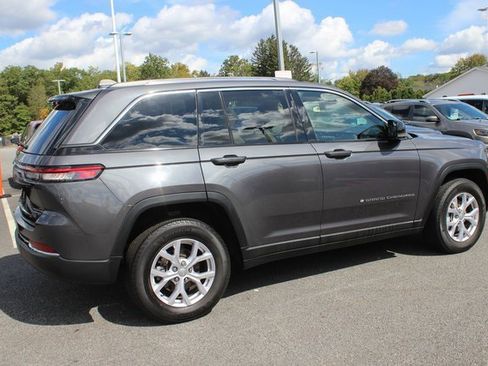 Used 2022 Jeep Grand Cherokee Limited image 30