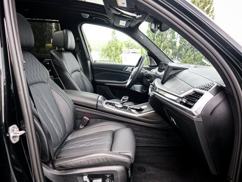 Used 2025 BMW ALPINA XB7 AWD/4WD image 34