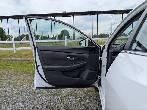 Used 2023 Nissan Sentra SV FWD image 10