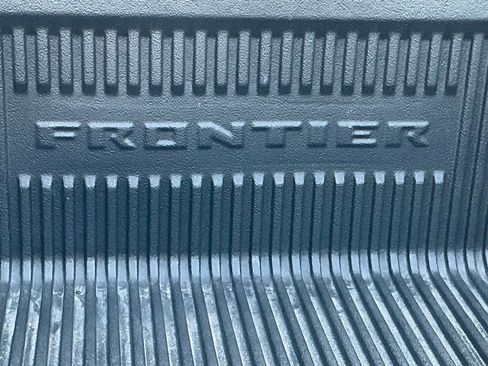 Used 2023 Nissan Frontier SV w/ Technology Package image 8