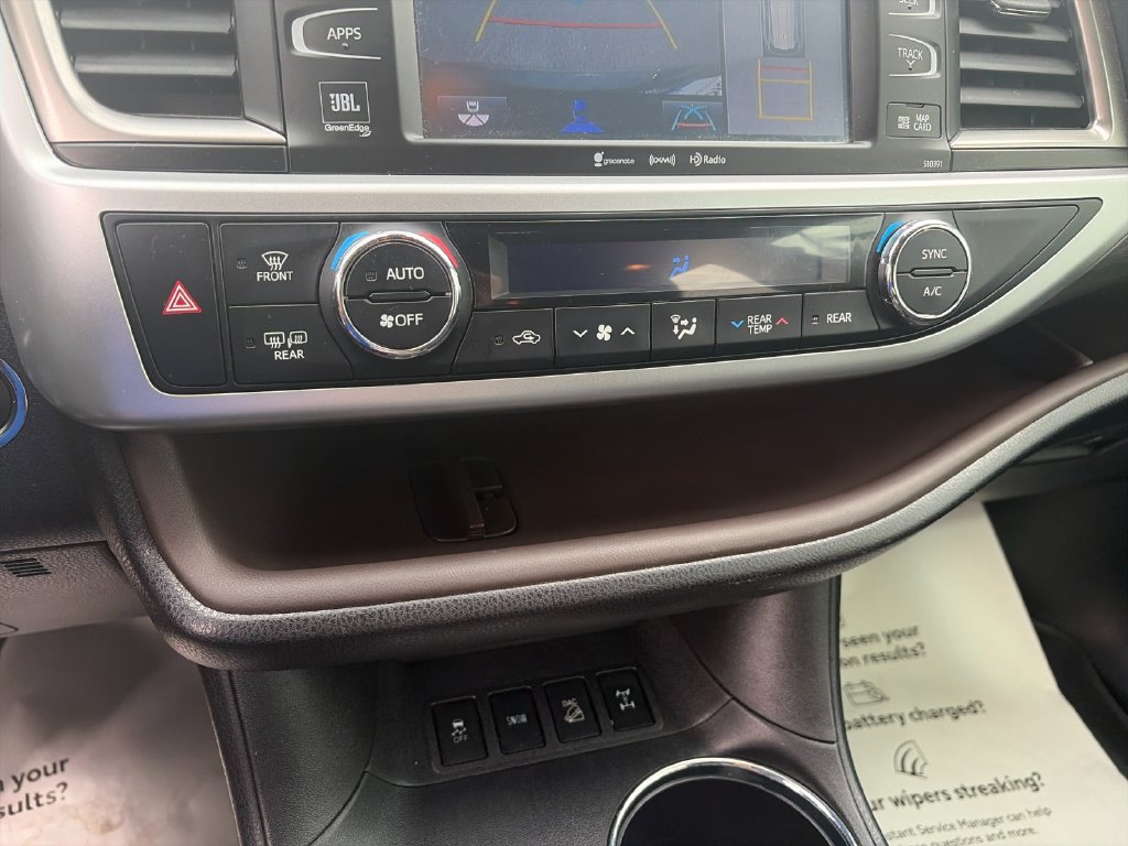 Used 2019 Toyota Highlander Limited Platinum AWD/4WD image 25