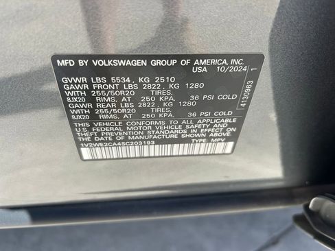 Used 2025 Volkswagen Atlas Cross Sport SE image 10