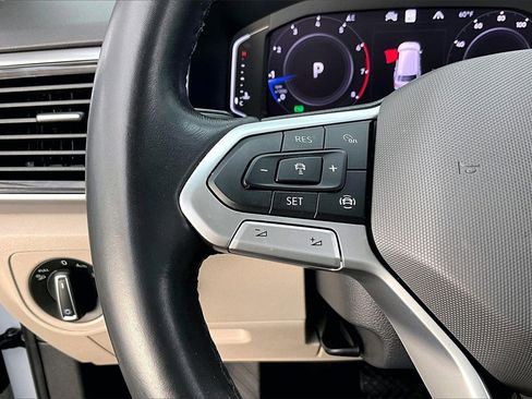 Used 2021 Volkswagen Atlas SEL Premium image 18