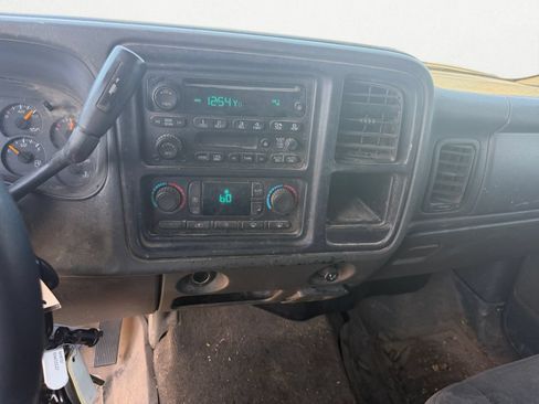 Used 2006 Chevrolet Silverado 1500 LT w/ Light Duty Power Package RWD image 11