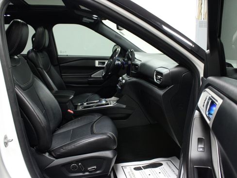Used 2020 Ford Explorer ST w/ Premium Technology Package AWD/4WD image 17