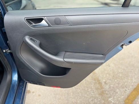 Used 2016 Volkswagen Jetta S image 15