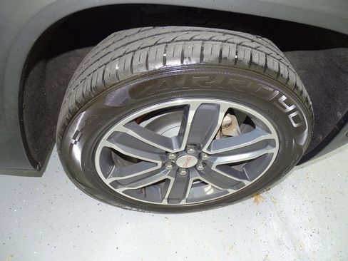 Used 2020 GMC Acadia SLT image 32