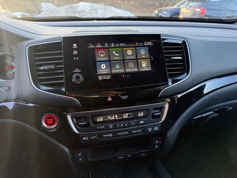 Certified 2025 Honda Passport Black Edition image 7