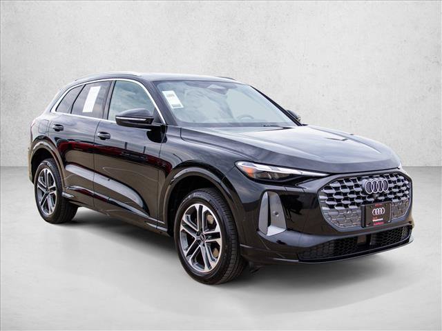 Certified 2025 Audi Q5 Premium w/ Convenience Package AWD/4WD image 3
