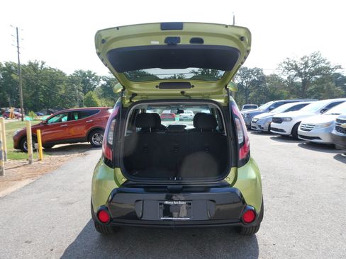 Used 2016 Kia Soul + FWD image 7