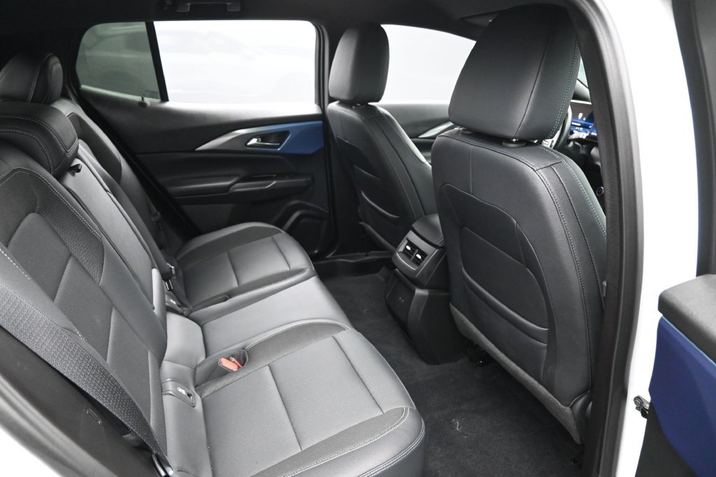 Used 2025 Chevrolet Equinox EV LT w/ Convenience Package FWD image 25