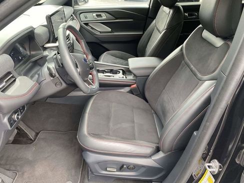 Certified 2025 Ford Explorer ST image 17