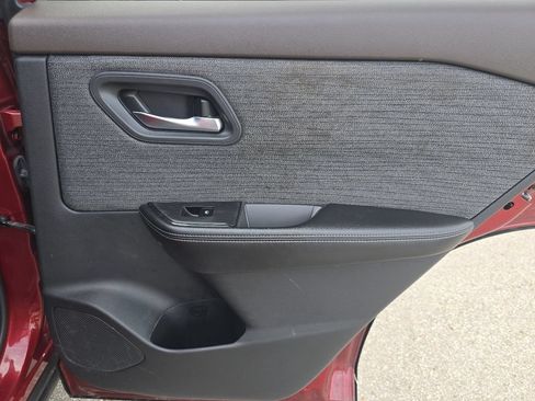 Used 2021 Nissan Rogue SV FWD image 19