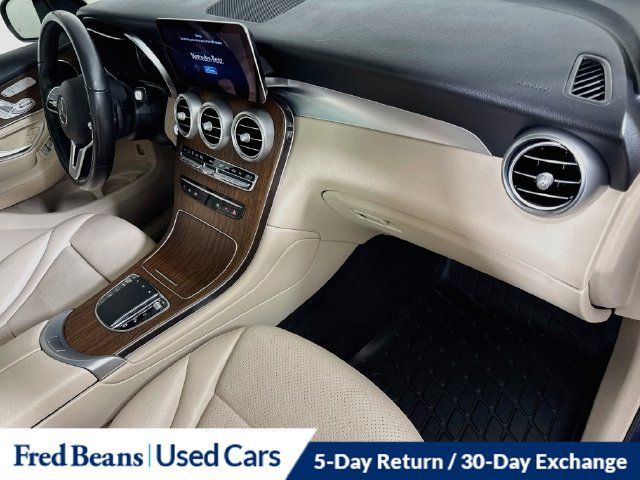 Used 2022 Mercedes-Benz GLC 300 4MATIC image 34