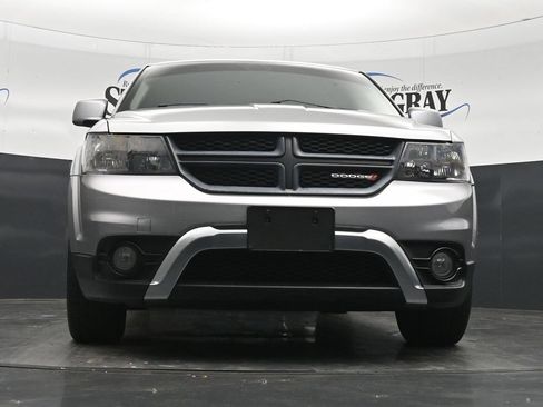 Used 2018 Dodge Journey Crossroad w/ Nav & Sun Group FWD image 18