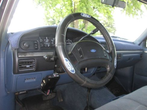 Used 1995 Ford F250 4x4 Regular Cab image 25