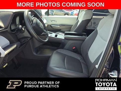Used 2024 Toyota Sienna XSE image 8