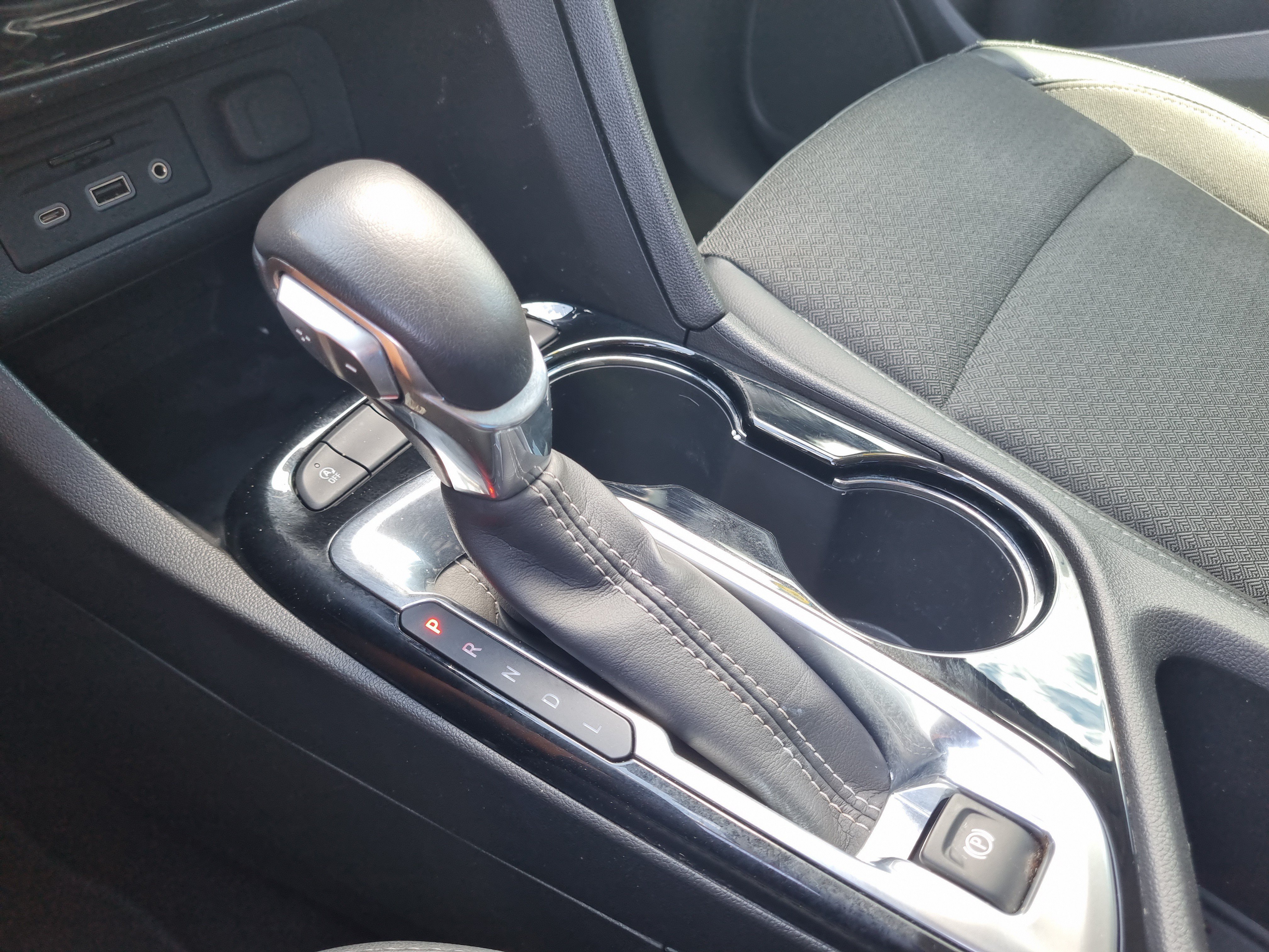 Used 2021 Buick Encore GX Select w/ Advanced Technology Package FWD image 28