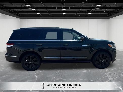 Certified 2022 Lincoln Navigator Black Label AWD/4WD image 6