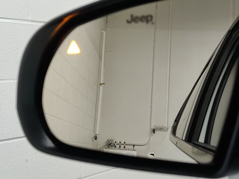 Used 2022 Jeep Compass Trailhawk w/ Trailhawk Elite Group image 11