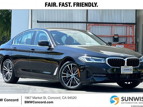 Certified 2022 BMW 530e image 1