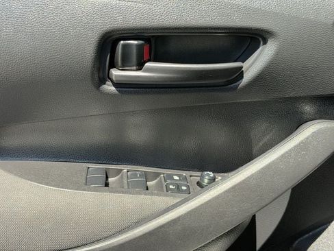 Used 2025 Toyota Corolla LE FWD image 22