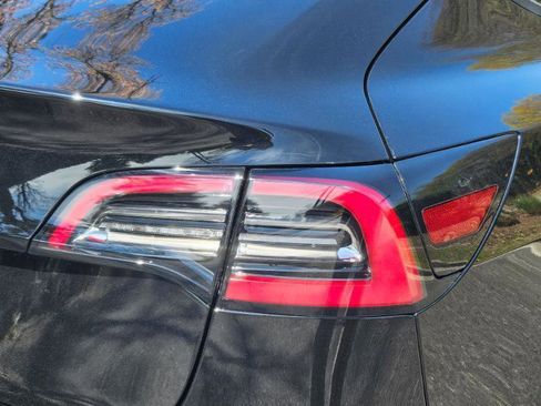 Used 2021 Tesla Model 3 image 29