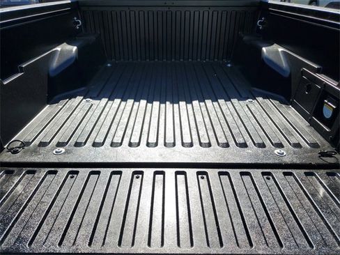 Used 2022 Toyota Tacoma TRD Sport w/ Technology Package image 28