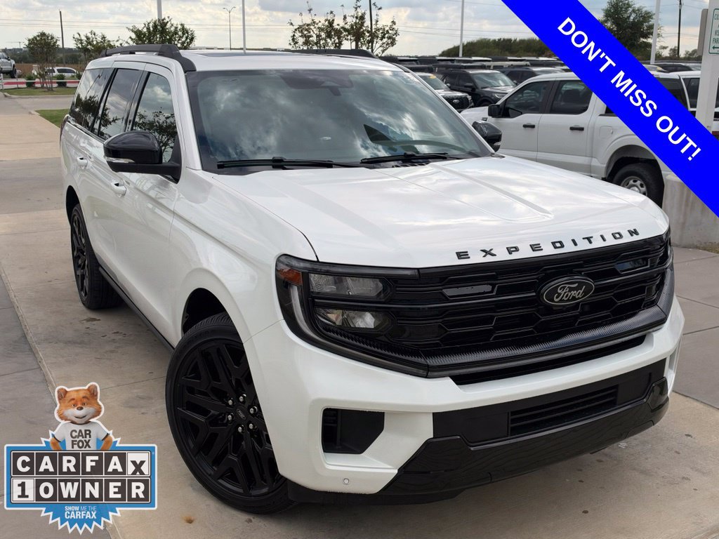 Used 2026 Ford Expedition Platinum w/ Stealth Performance Package AWD/4WD image 2