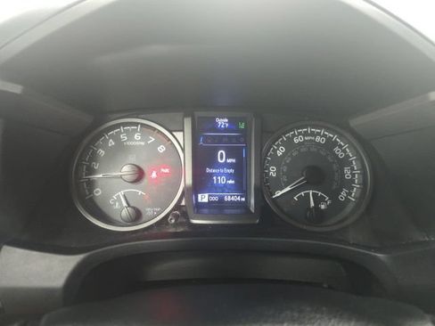 Used 2018 Toyota Tacoma TRD Off-Road w/ Technology Package AWD/4WD image 29