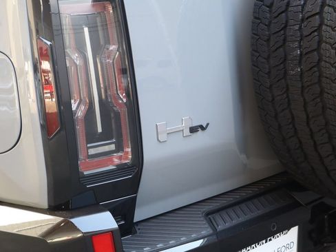 Used 2025 GMC Hummer EV 3X AWD/4WD image 16
