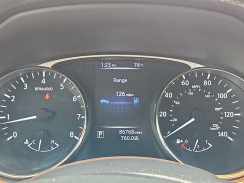 Used 2016 Nissan Rogue SV AWD/4WD image 18
