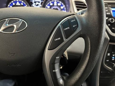 Used 2016 Hyundai Elantra SE FWD image 23