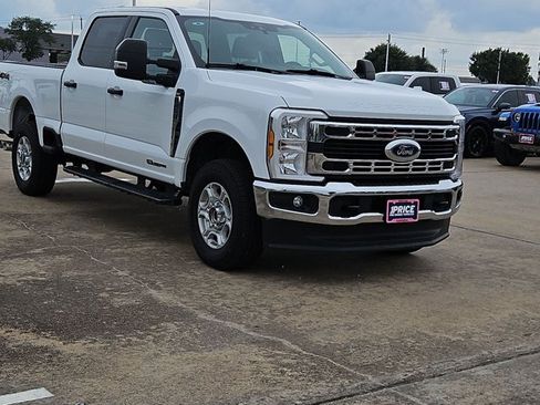 Used 2025 Ford F250 XLT AWD/4WD image 3