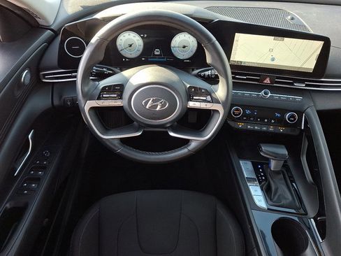 Certified 2023 Hyundai Elantra SEL w/ Convenience Package image 11