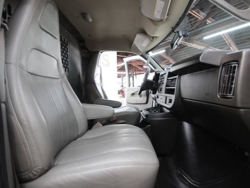 Used 2023 GMC Savana 2500 Extended RWD image 24
