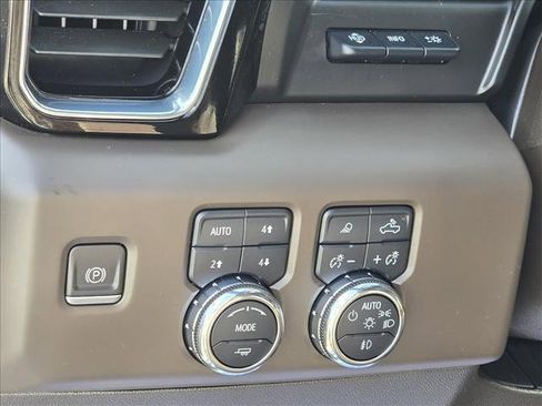 Used 2023 GMC Sierra 1500 Denali w/ Technology Package image 10