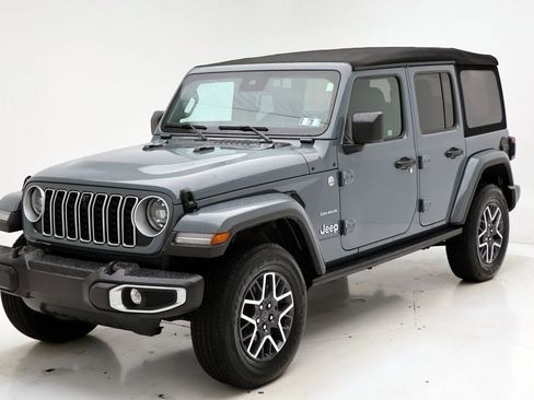 Used 2024 Jeep Wrangler Sahara w/ Technology Group image 2
