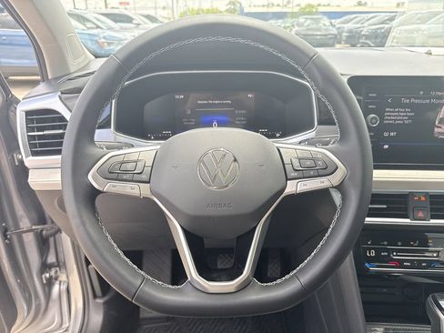 New 2026 Volkswagen Taos SE FWD image 14