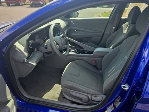 Used 2022 Hyundai Elantra SEL w/ Convenience Package image 13