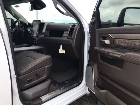 New 2025 RAM 2500 Limited AWD/4WD image 14