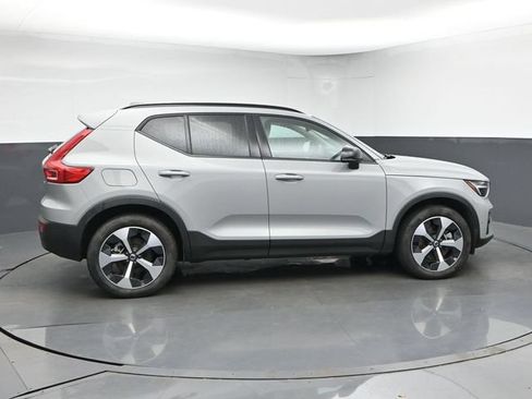Used 2026 Volvo XC40 B5 Plus AWD/4WD image 9