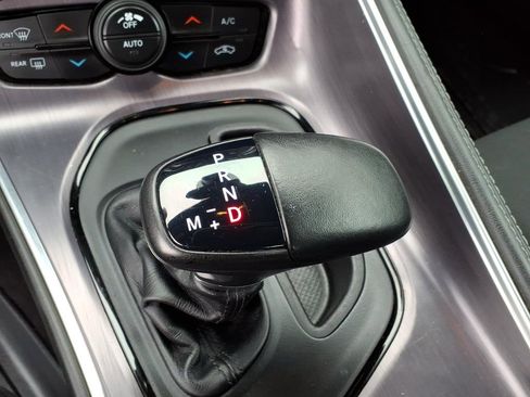 Used 2018 Dodge Challenger R/T RWD image 9