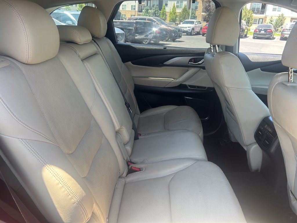 Used 2019 MAZDA CX-9 Touring w/ Touring Premium Package FWD image 35