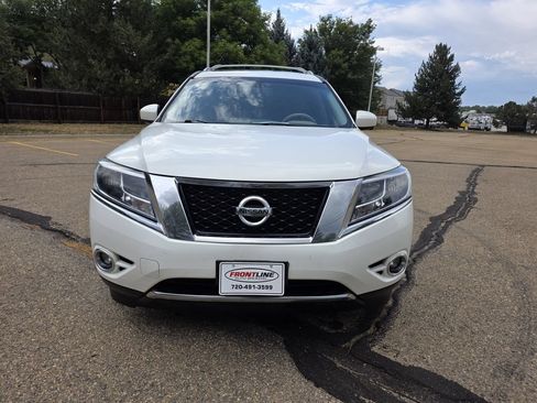 Used 2014 Nissan Pathfinder Platinum w/ Platinum Premium Package FWD image 11